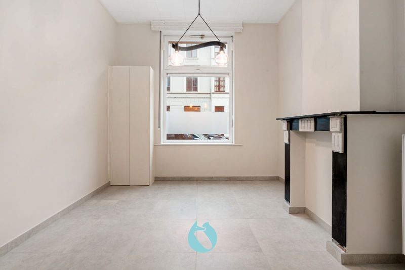 Deze woning combineert authenticiteit en hedendaags comfort, kopers vinden hierin een ideale thuis op een locatie die alles binnen handbereik biedt. foto 5