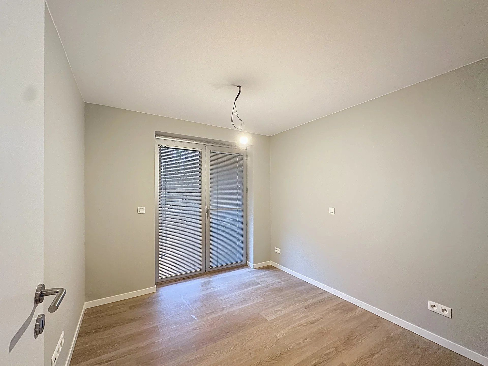 Gelijkvloers appartement met 2 slaapkamers en terras in het centrum van Balen. foto 11