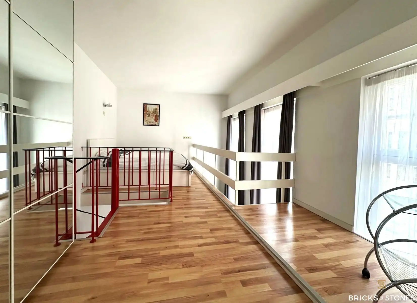 Gezellige bemeubelde duplex-studio in het historisch centrum van Antwerpen foto 6