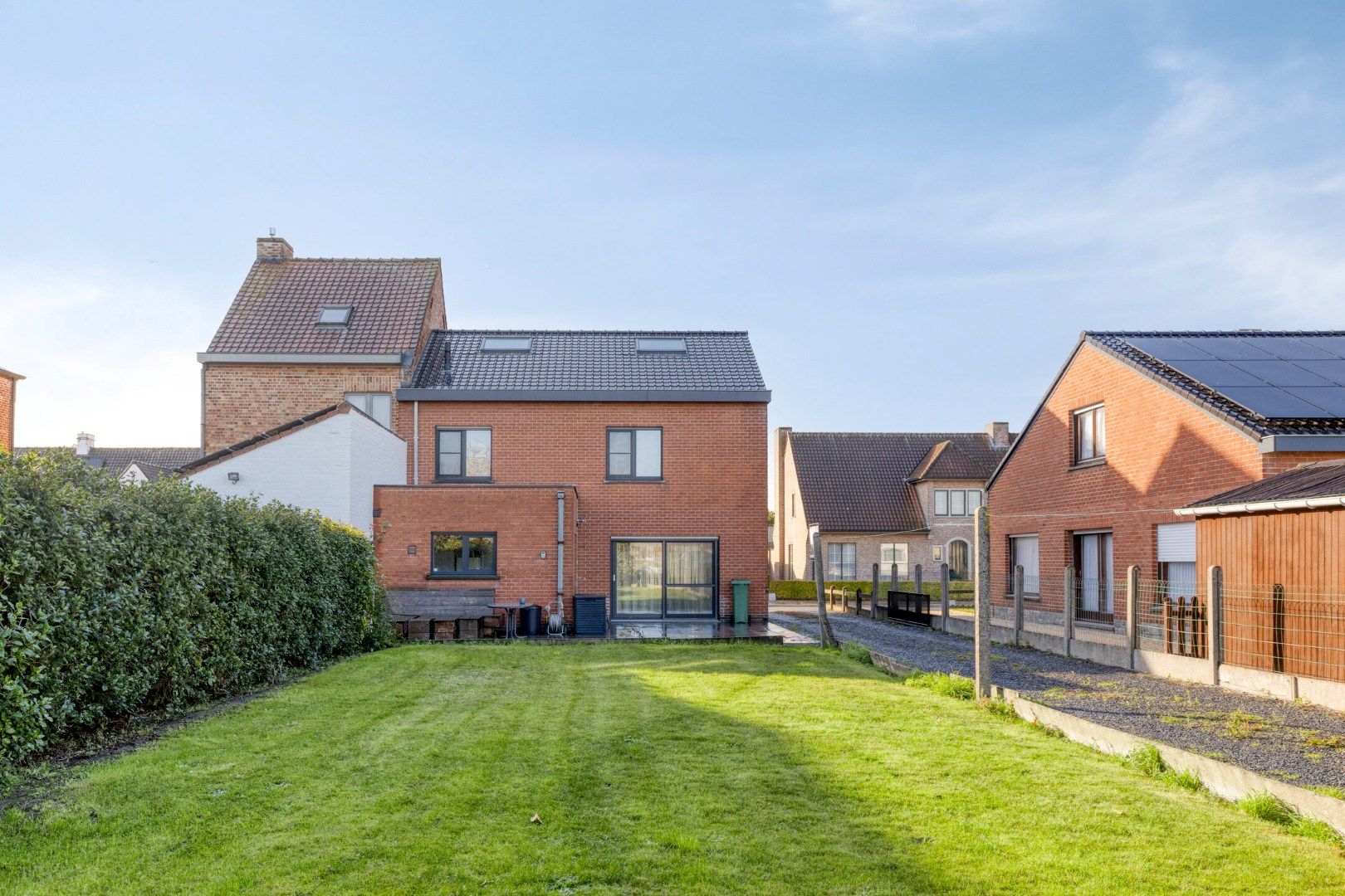 Gerenoveerde, halfopen woning op 840 m2! foto 22