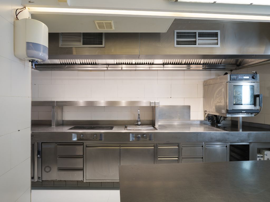 Karaktervol handelspand (restaurant + 2-slpk app) in het centrum van Gent foto 12