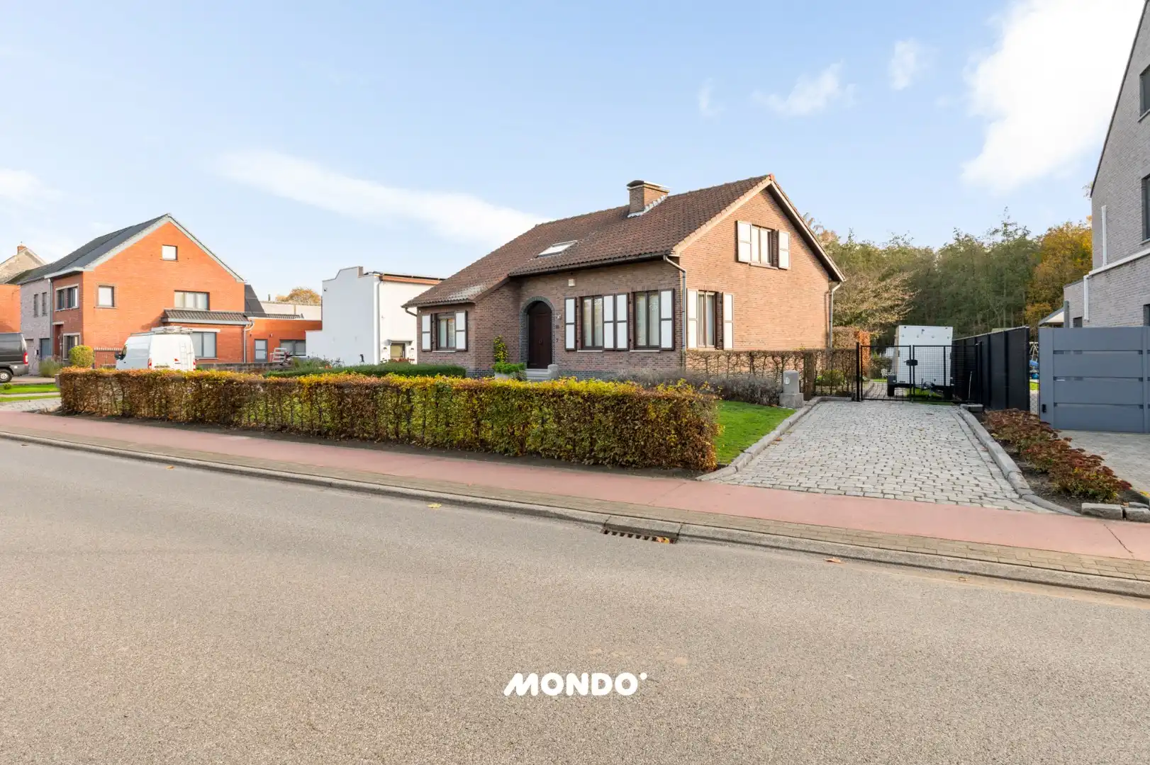 Landelijke woning met 4 slaapkamers en een ruime tuin in een groene omgeving! foto 4