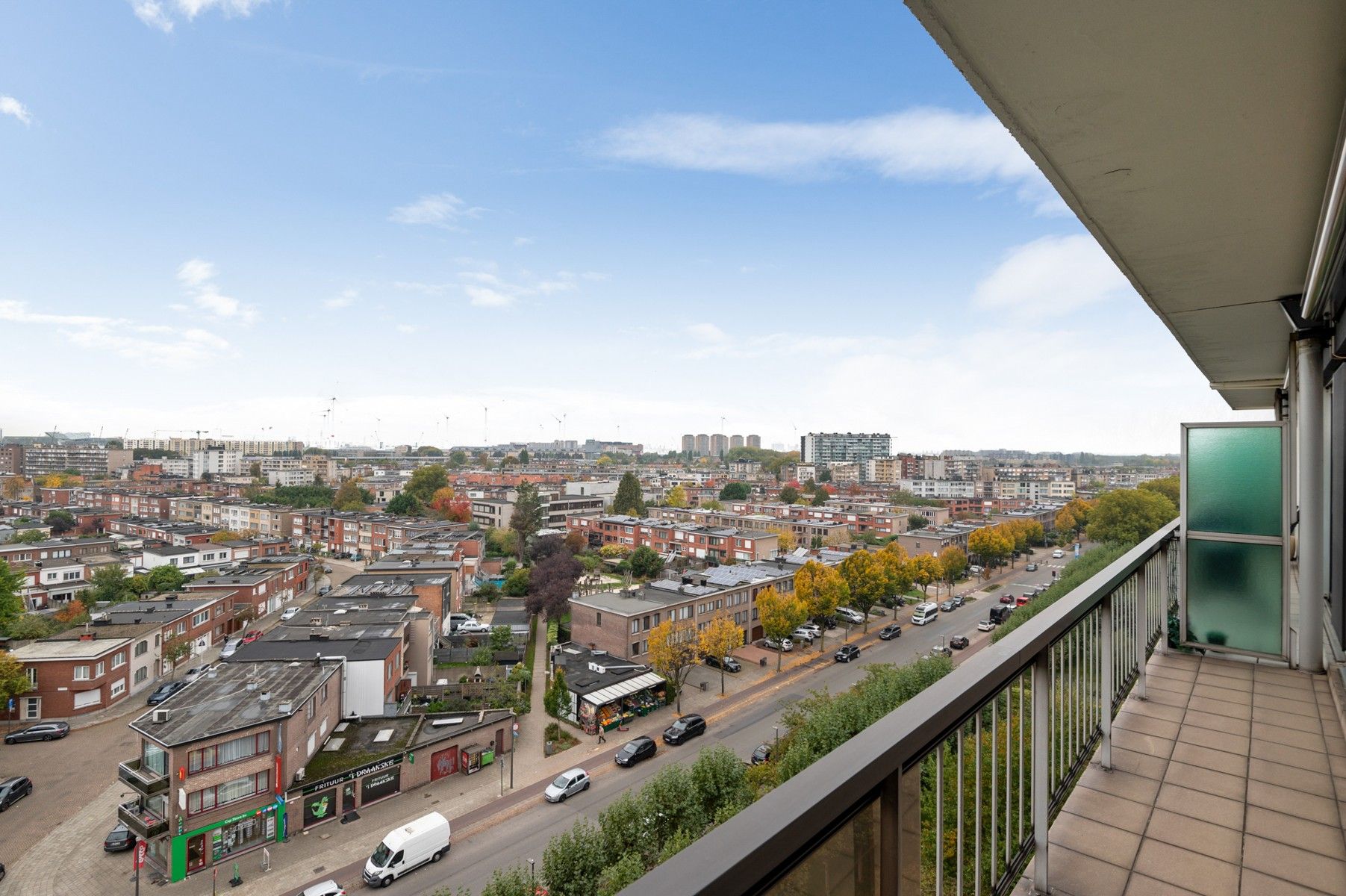 Prachtig appartement met panoramisch zicht en 3 staanplaatsen foto 3