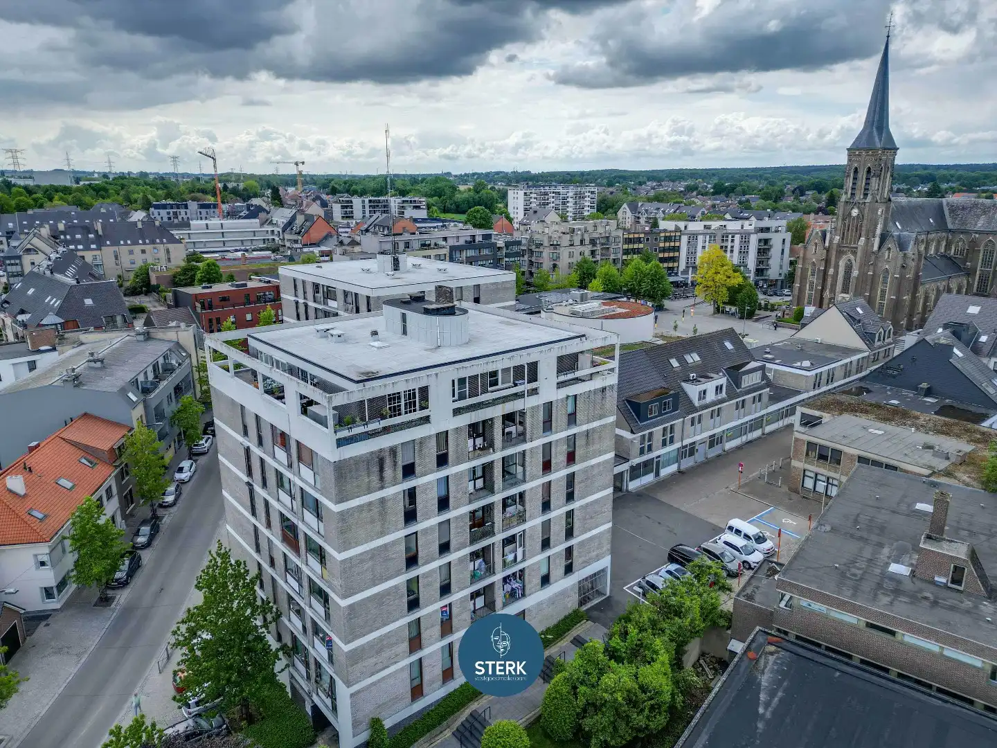 PENTHOUSE MET PANORAMISCH UITZICHT EN RUIM TERRAS IN CENTRUM LANAKEN !  foto 25