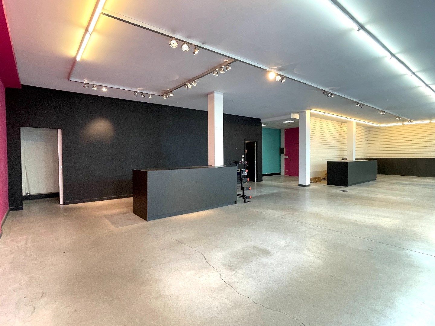 Prachtige handelsruimte te huur in het centrum van Kortrijk! foto 3