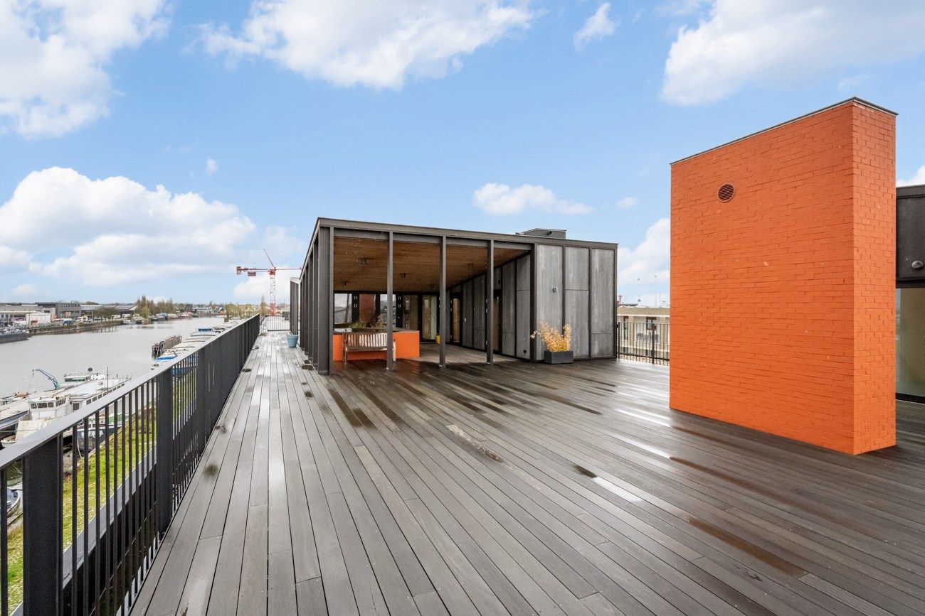 Mooi nieuwbouwappartement met prachtig zicht op het water foto 15