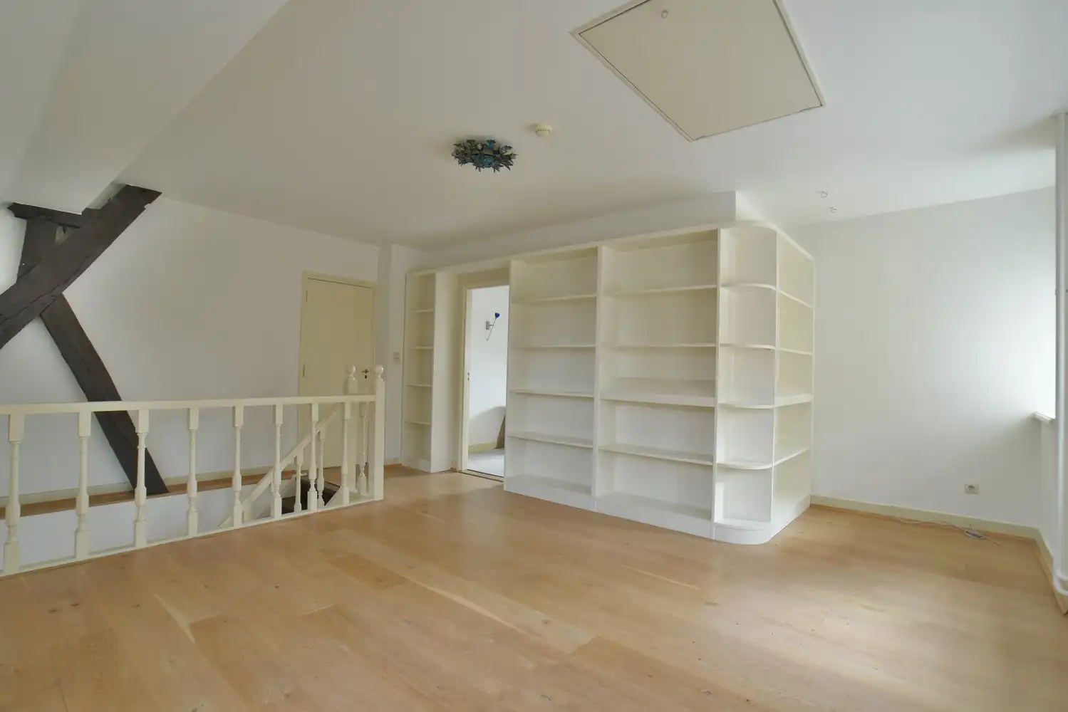 Karaktervolle hoeve met schuur, binnenkoer en prachtige tuin vlakbij Maastricht foto 22