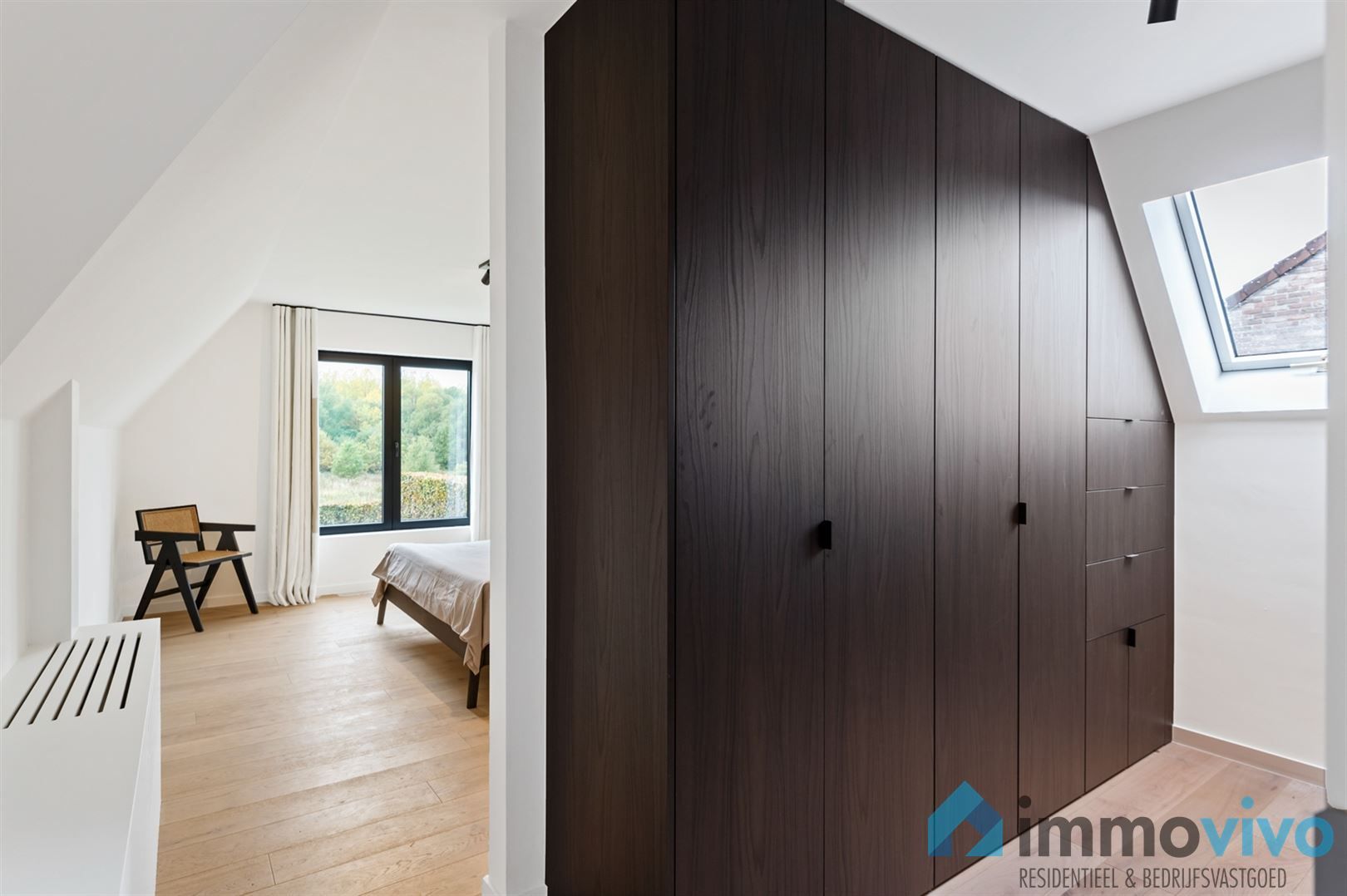 Hoogwaardig gerenoveerde villa met poolhouse en zwembad foto 11