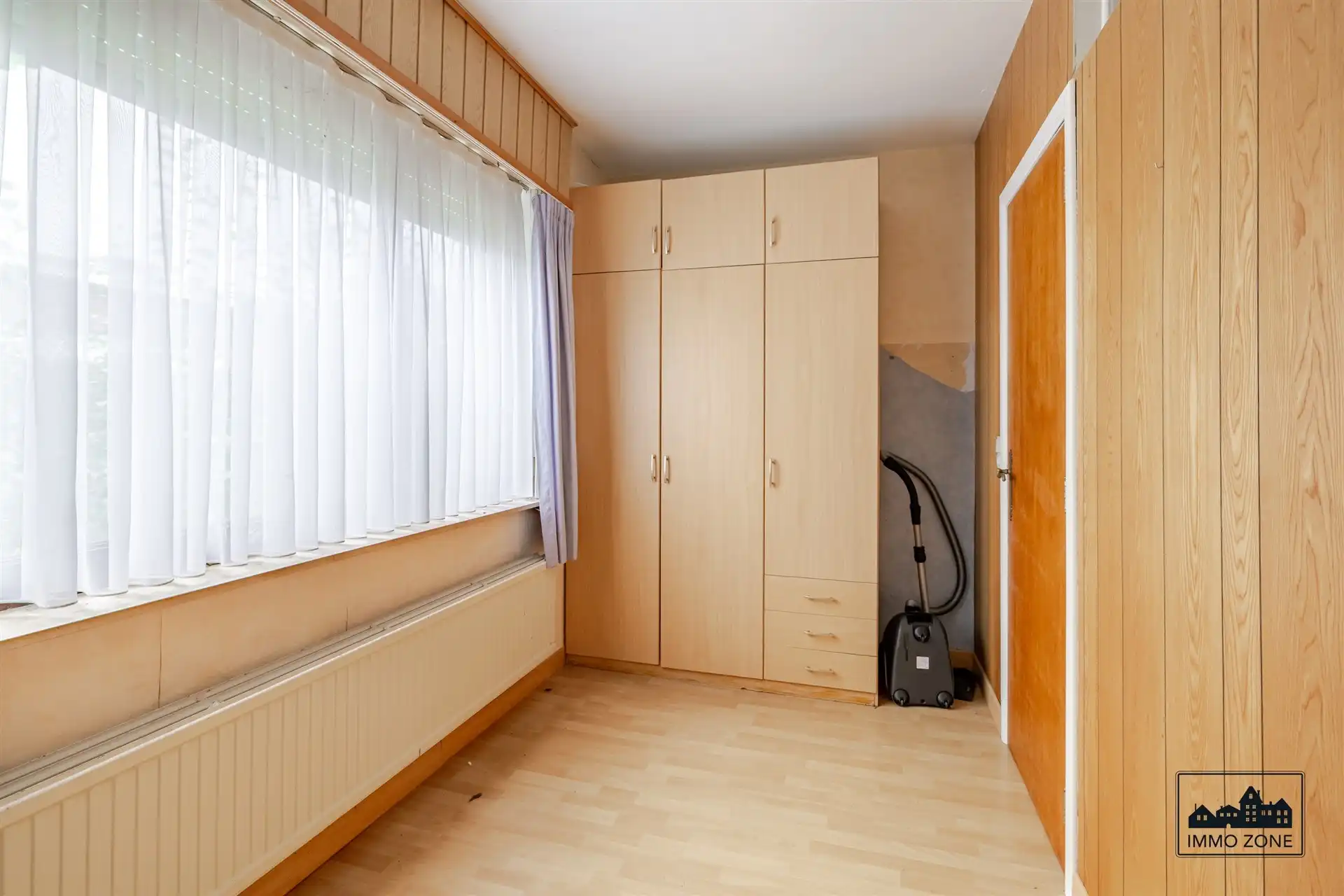 bungalow op goede locatie met 1353 m² grond foto 8