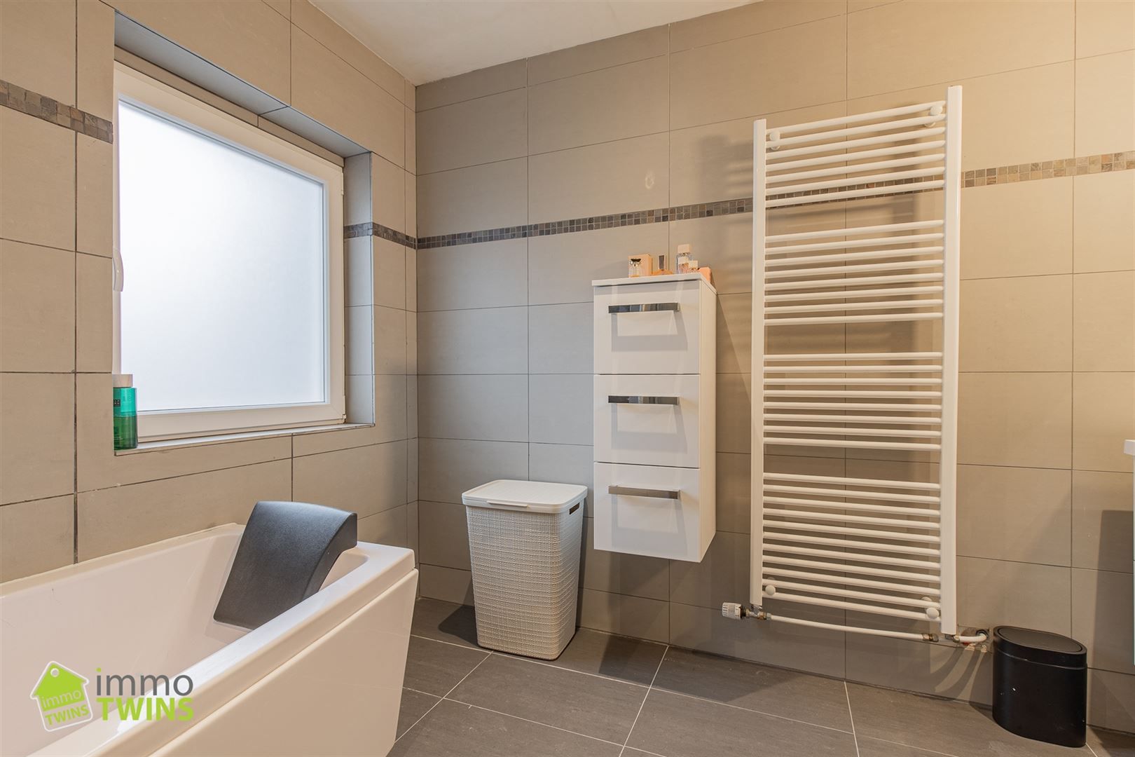 Ruime en lichtrijke gezinswoning met zonnige tuin en inpandige garage in Lebbeke foto 22