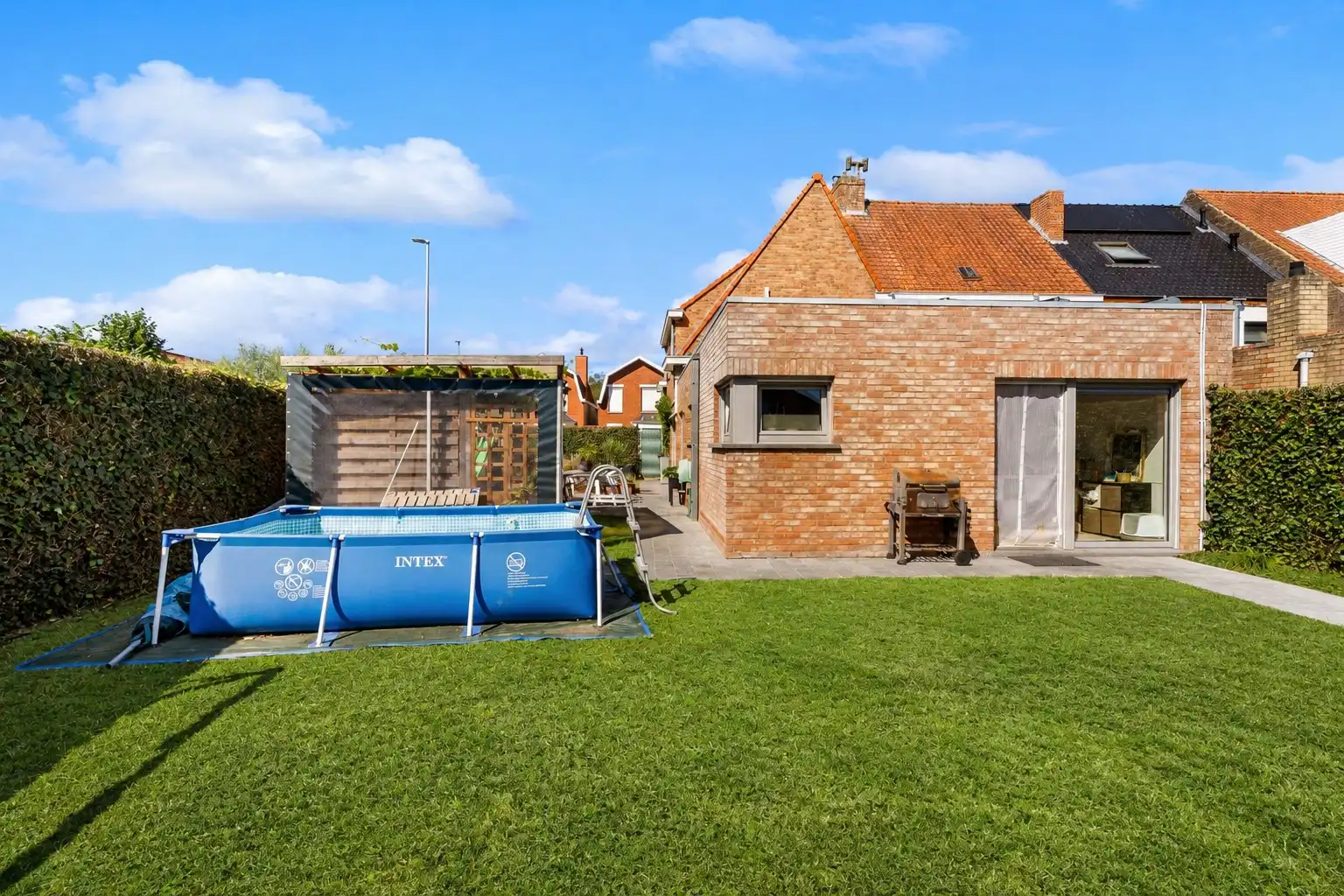 Karaktervolle gezinswoning met tuin en garage foto 14