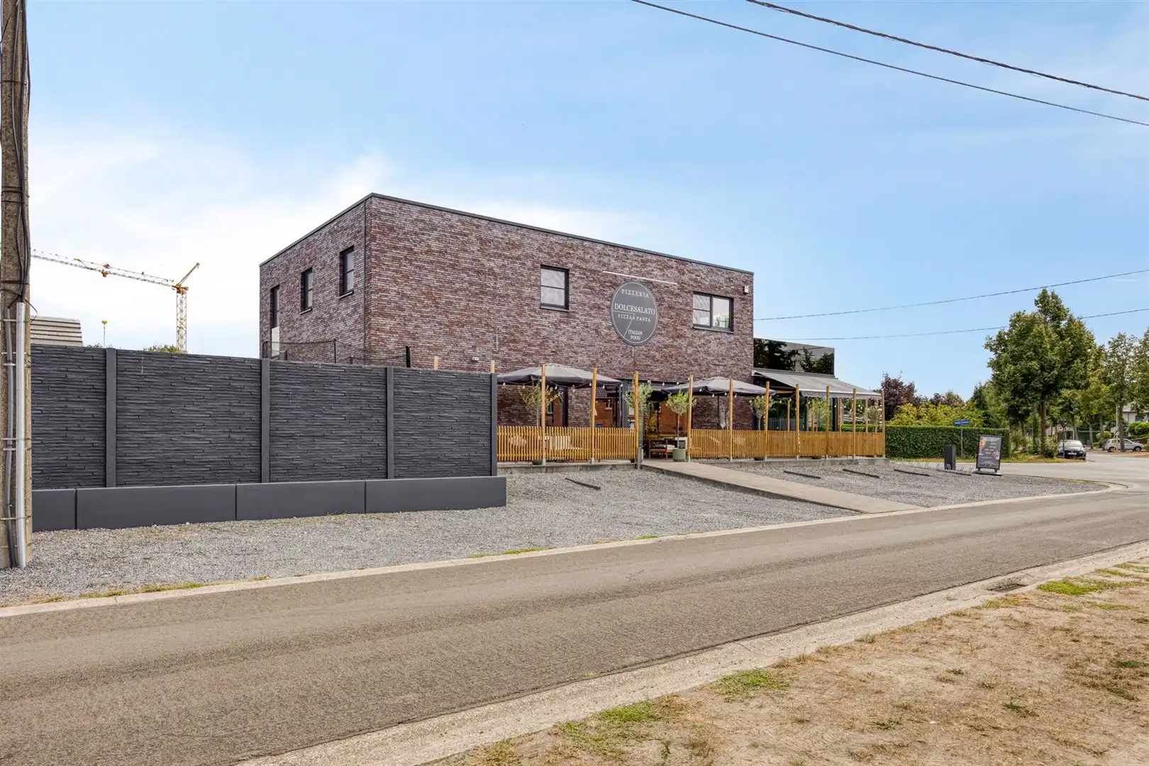 TE KOOP: Modern handelshuis met eindeloze mogelijkheden in Koersel! foto 2