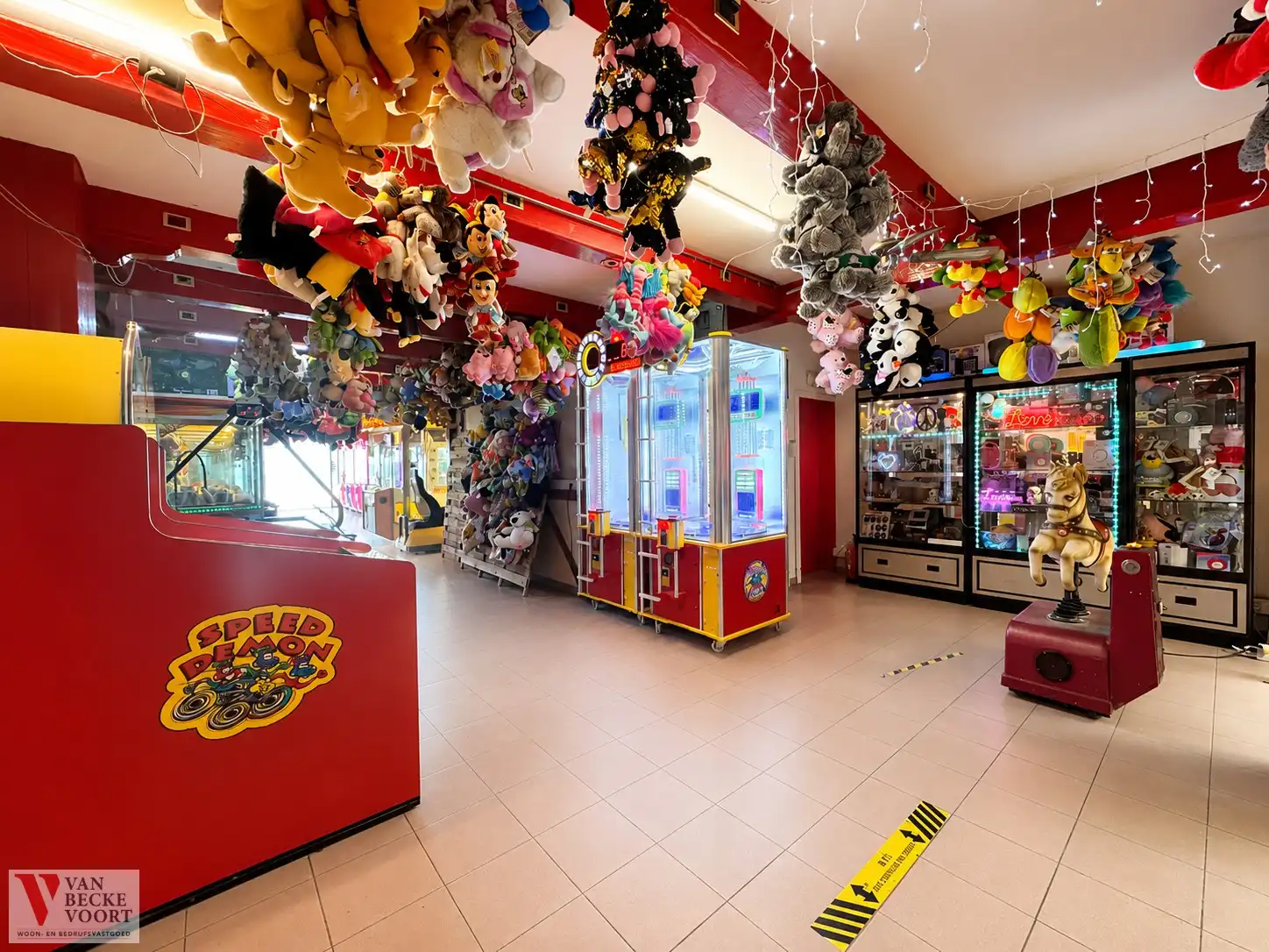 Handelsgelijkvloers 200 m² + kelder 90 m² foto 4