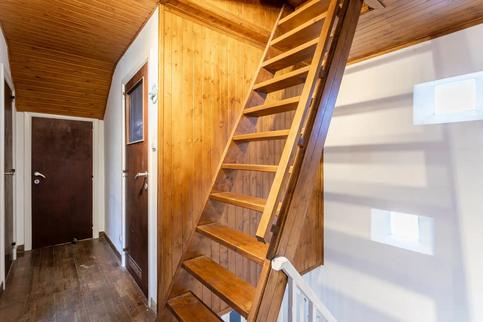 Solide woning met 3 slpks, tuin en garage te Buizingen foto 15