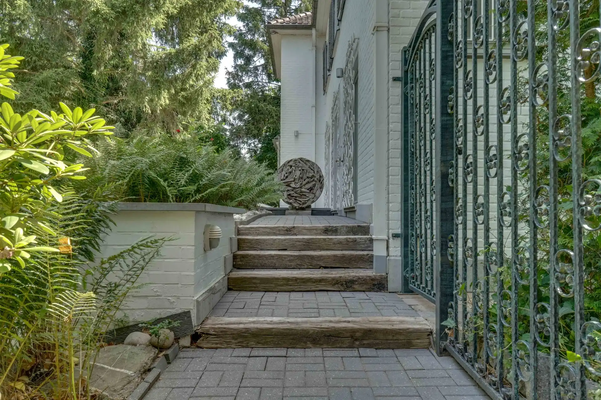 EXCLUSIEVE VILLA IN DOODLOPENDE STRAAT foto 12