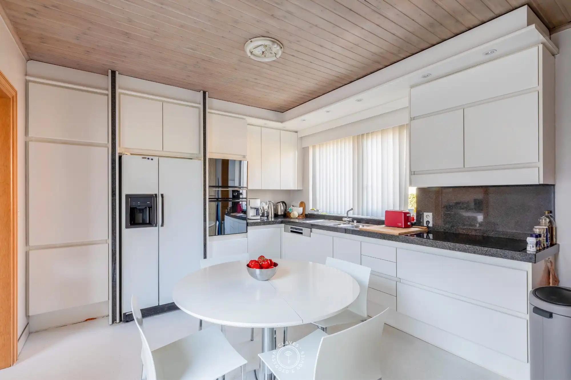Ruime halfopen bebouwing met weiland op 6029 m² foto 6
