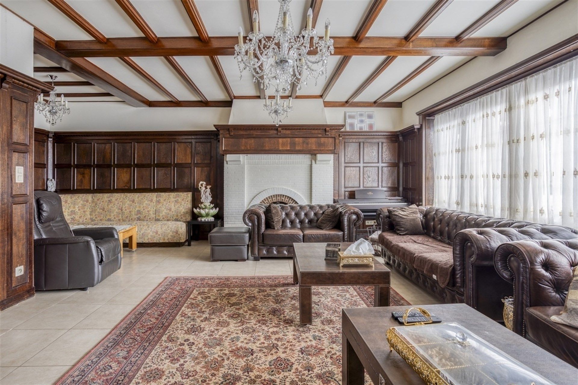 Ruime bel-étagewoning met 4 slaapkamers Betonconstructie foto {{pictureIndex}}