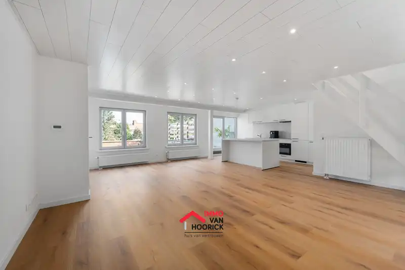 Appartement op 2e verdiep centrum Lokeren! foto {{pictureIndex}}