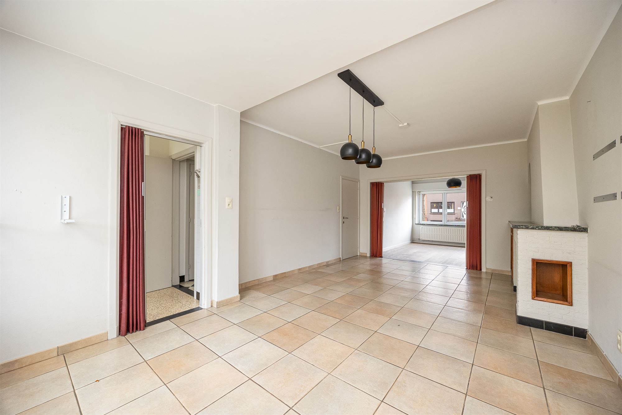 Op te frissen woning met 4-6 slpkmrs en Z-tuin foto 5