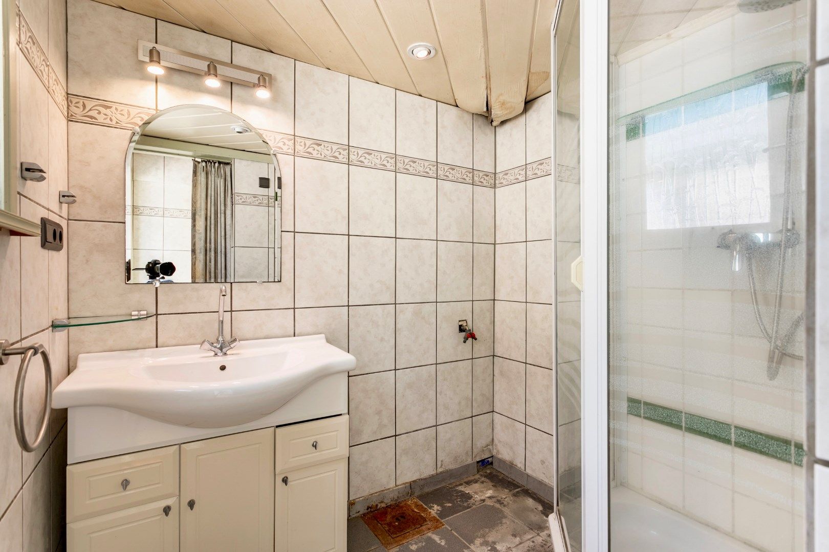Te renoveren woning met 3 slpk  foto 10