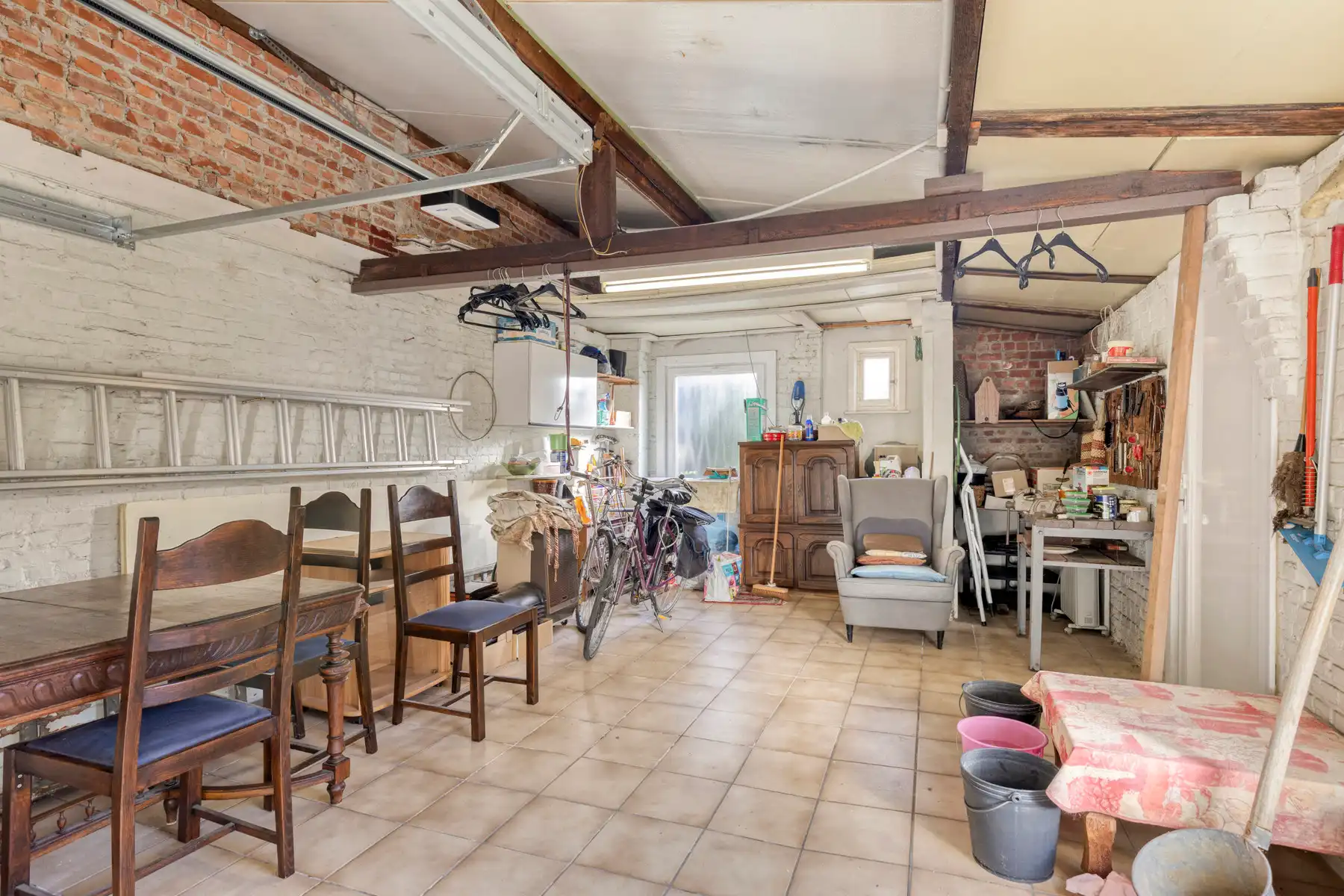 Halfopenbebouwing met tuin, garage en zonnige tuin foto 21