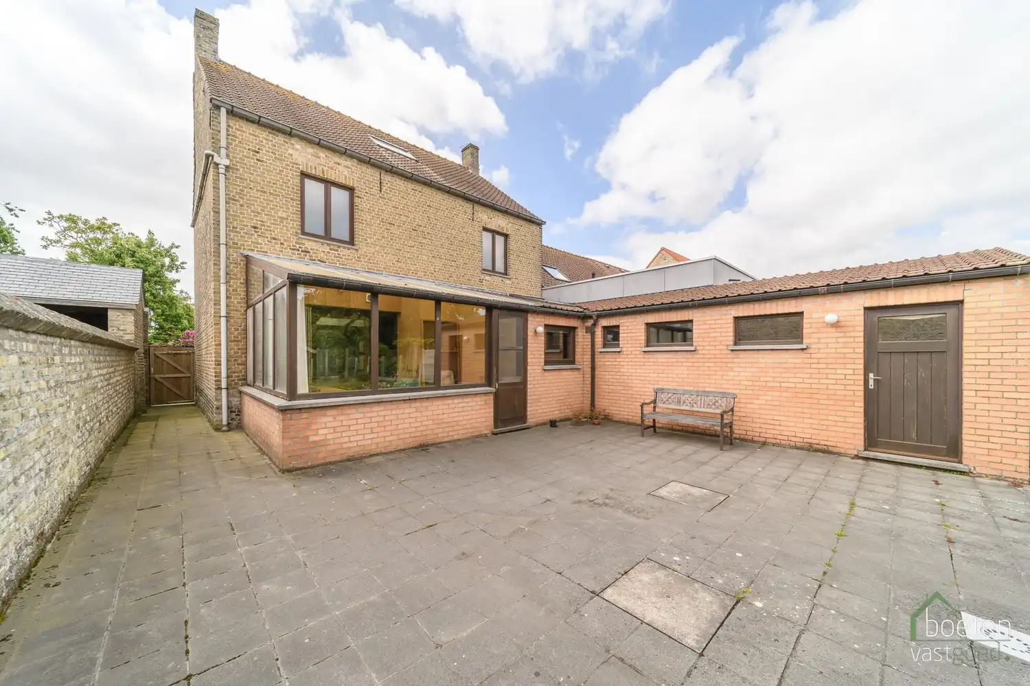 Beauvoorde: Charmante maar te renoveren halfopen woning met tuin in het historische hart van Beauvoorde op 392m² grondopp. foto 14