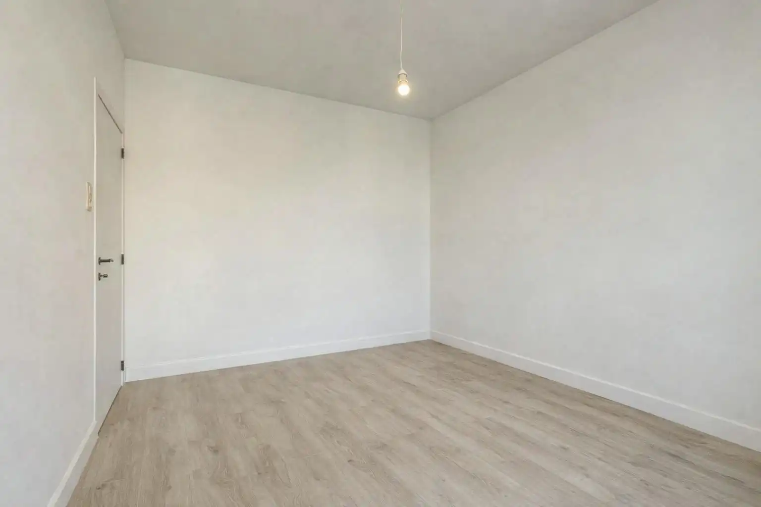 Gerenoveerd huis met 5 slaapkamers te koop in Zeebrugge foto 13