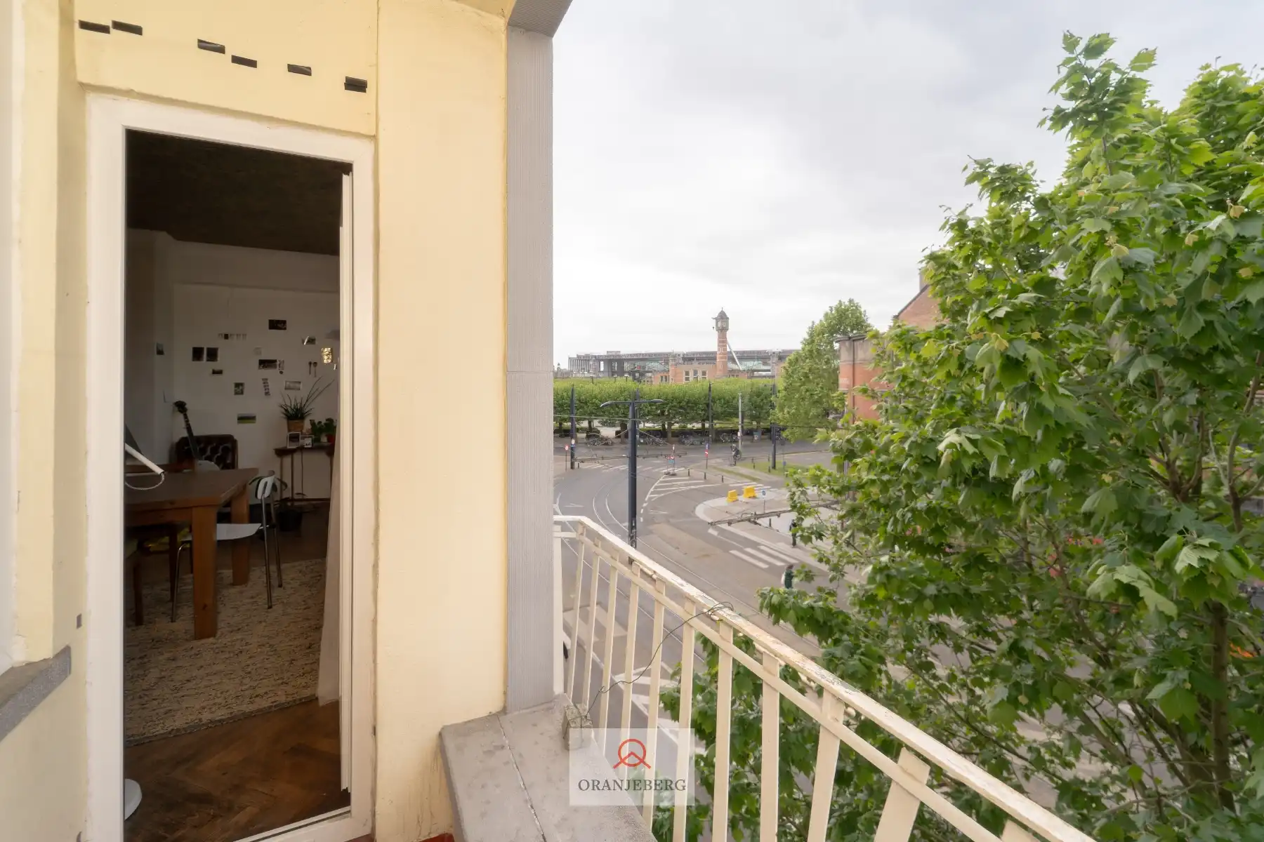 Ruim 3 slpk appartement vlakbij Station Gent-Sint-pieters. foto 8
