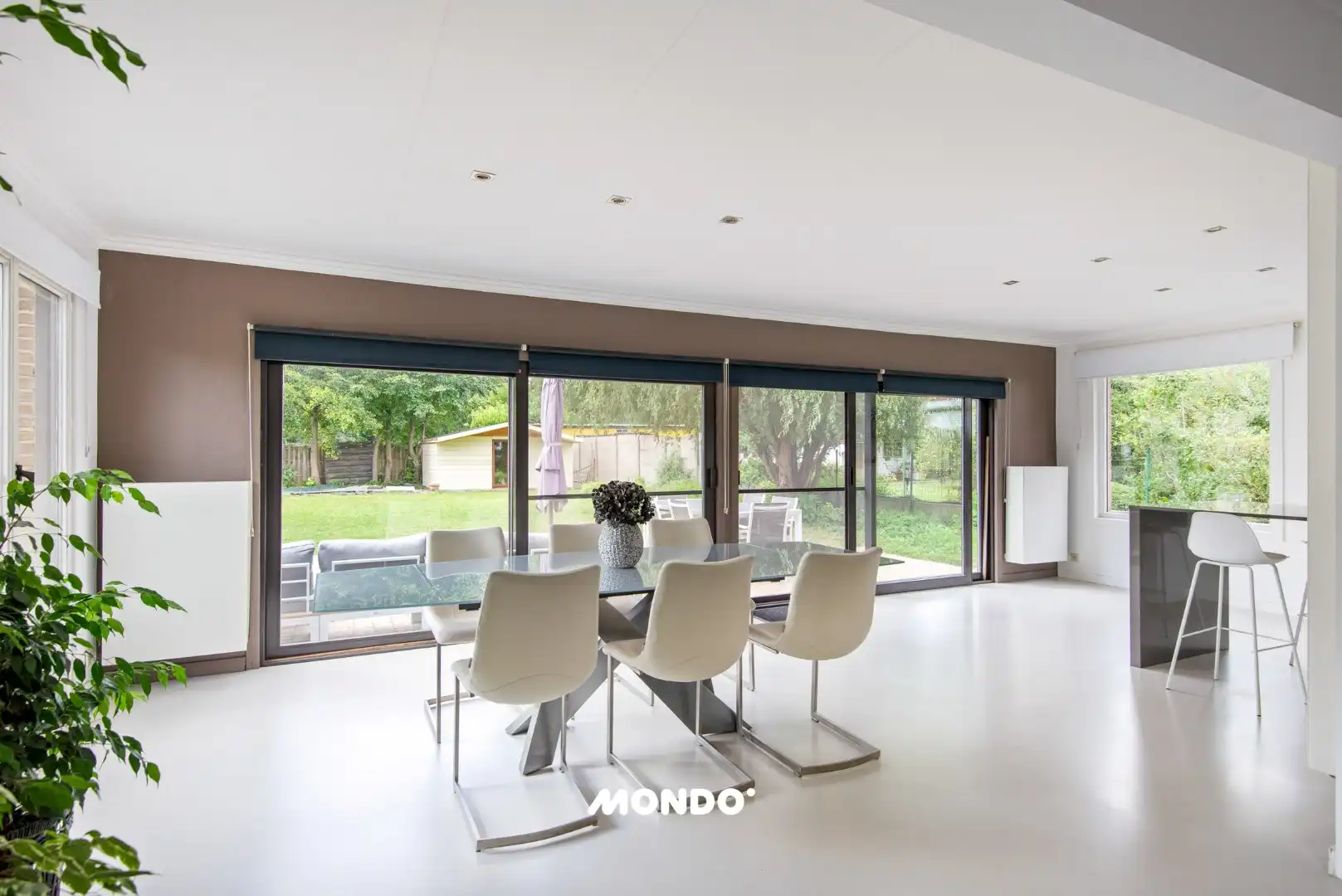 Gerenoveerde laagbouw woning! foto 11