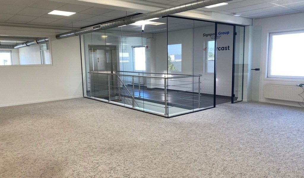 Ingedeeld kantoorverdiep te huur nabij N47 in Lokeren foto 5