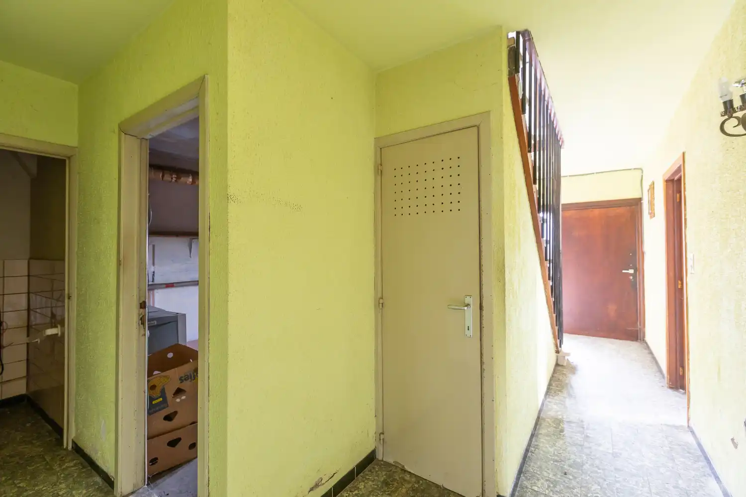 Te renoveren woning op uitstekende locatie foto 11