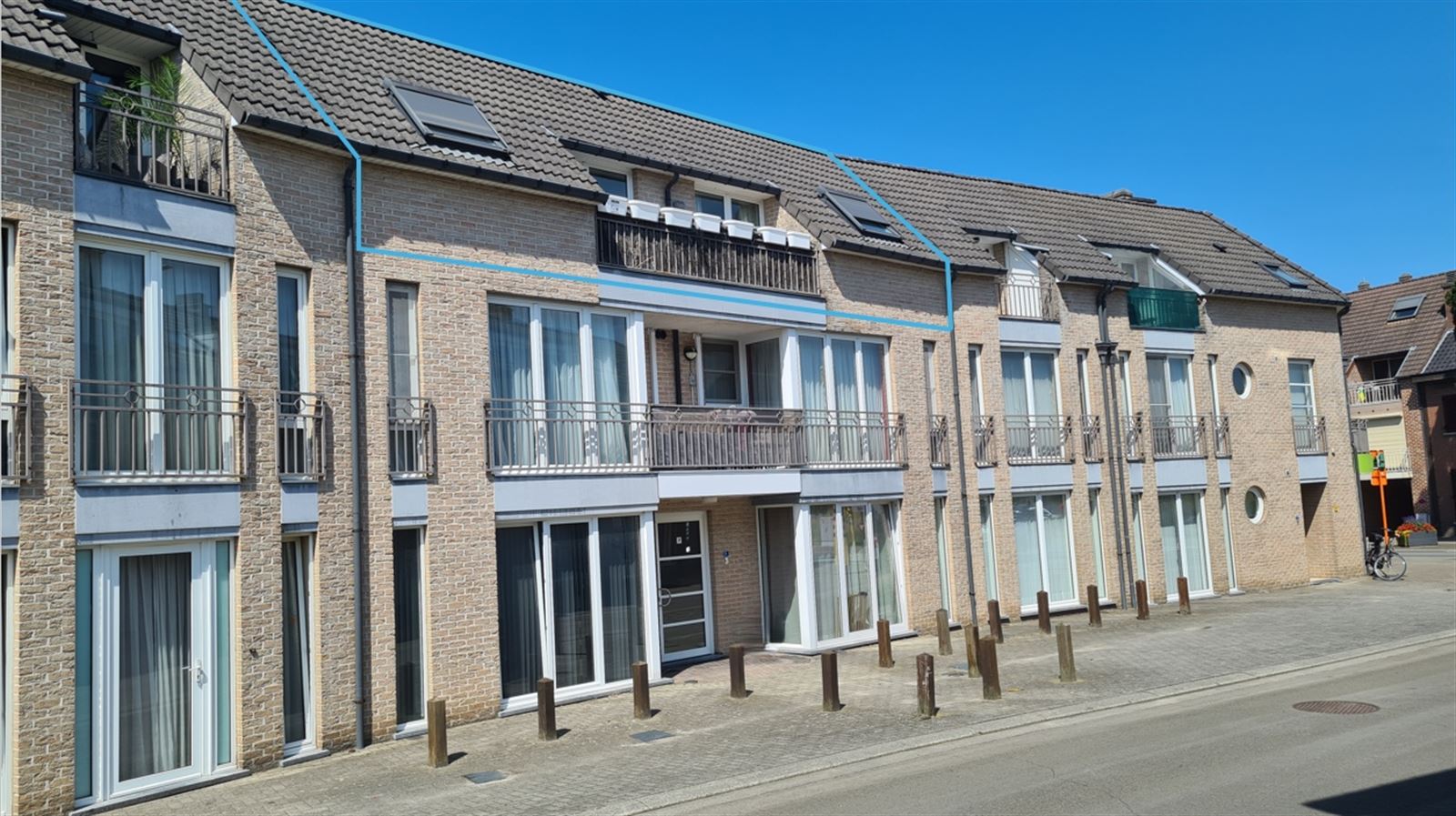 Onderhouden appartement met 2 slaapkamers in hartje Munsterbilzen. foto 1