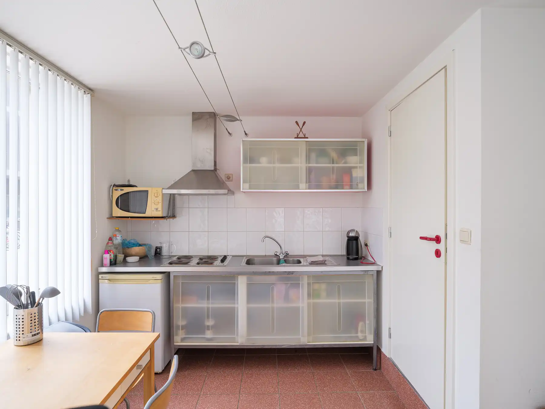 Lichtrijke studio op gewilde locatie foto 4