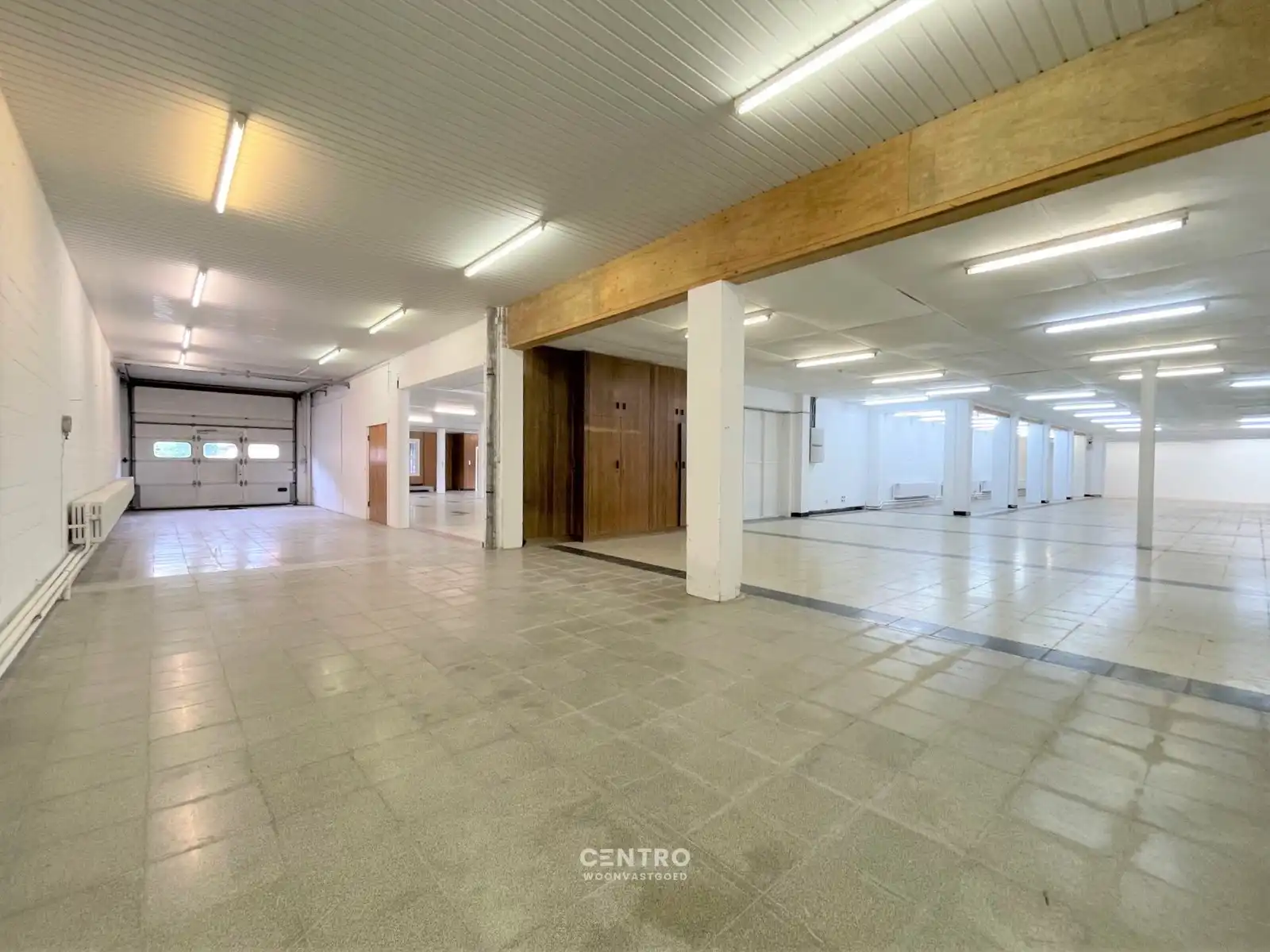 Instapklare woning met 4/5 slpks en RUIME polyvalente ruimte/magazijn (circa 700m²)! foto 28
