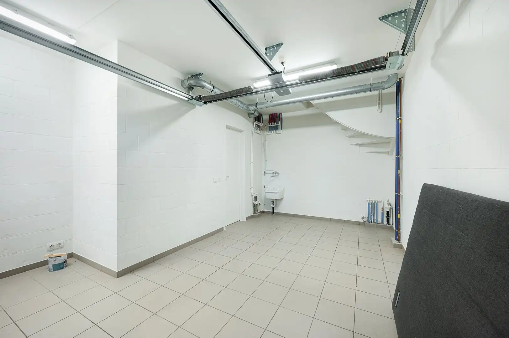 OPENDEUR ZATERDAG 18 APRIL TUSSEN 14U-16U -  Ruime woning met vier slaapkamers en een grote tuin, gelegen in een rustige en aangename omgeving. foto 32