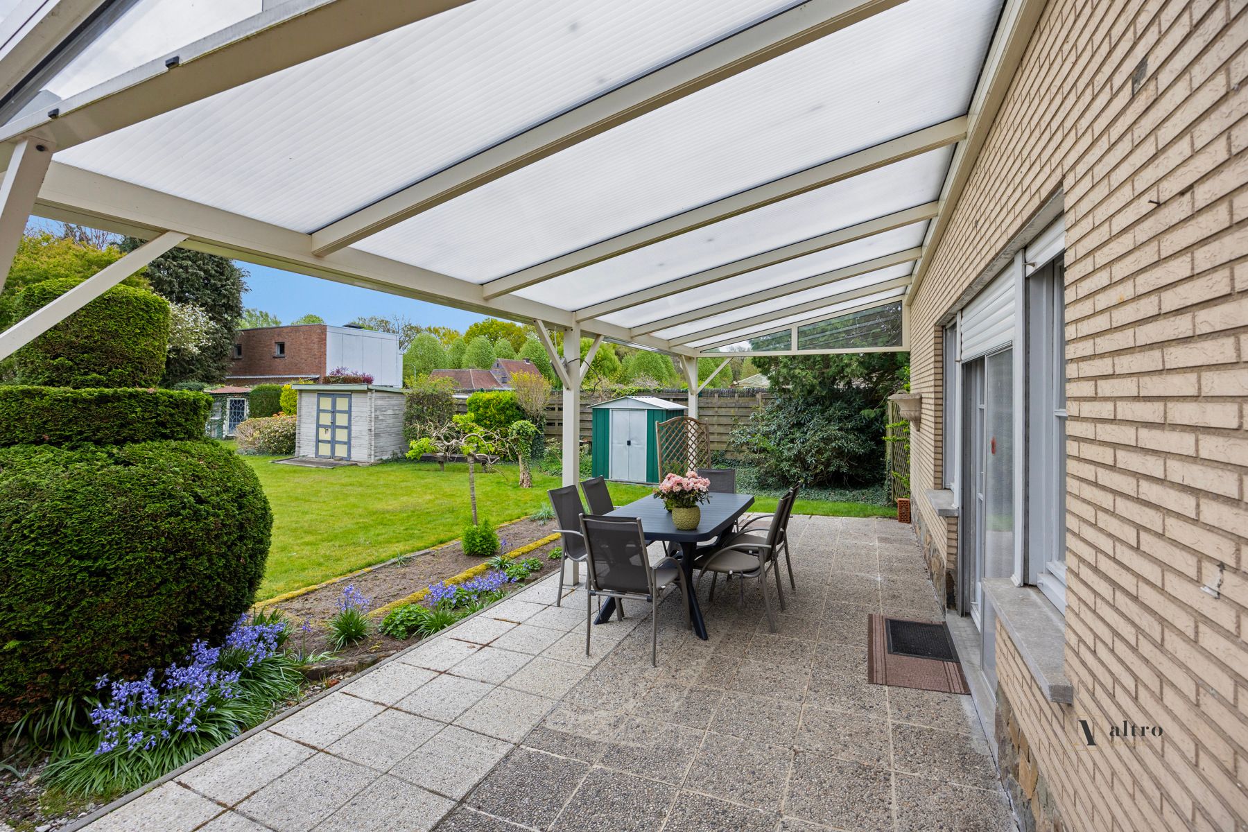Deels gerenoveerde woning in het groene Bellem foto 14