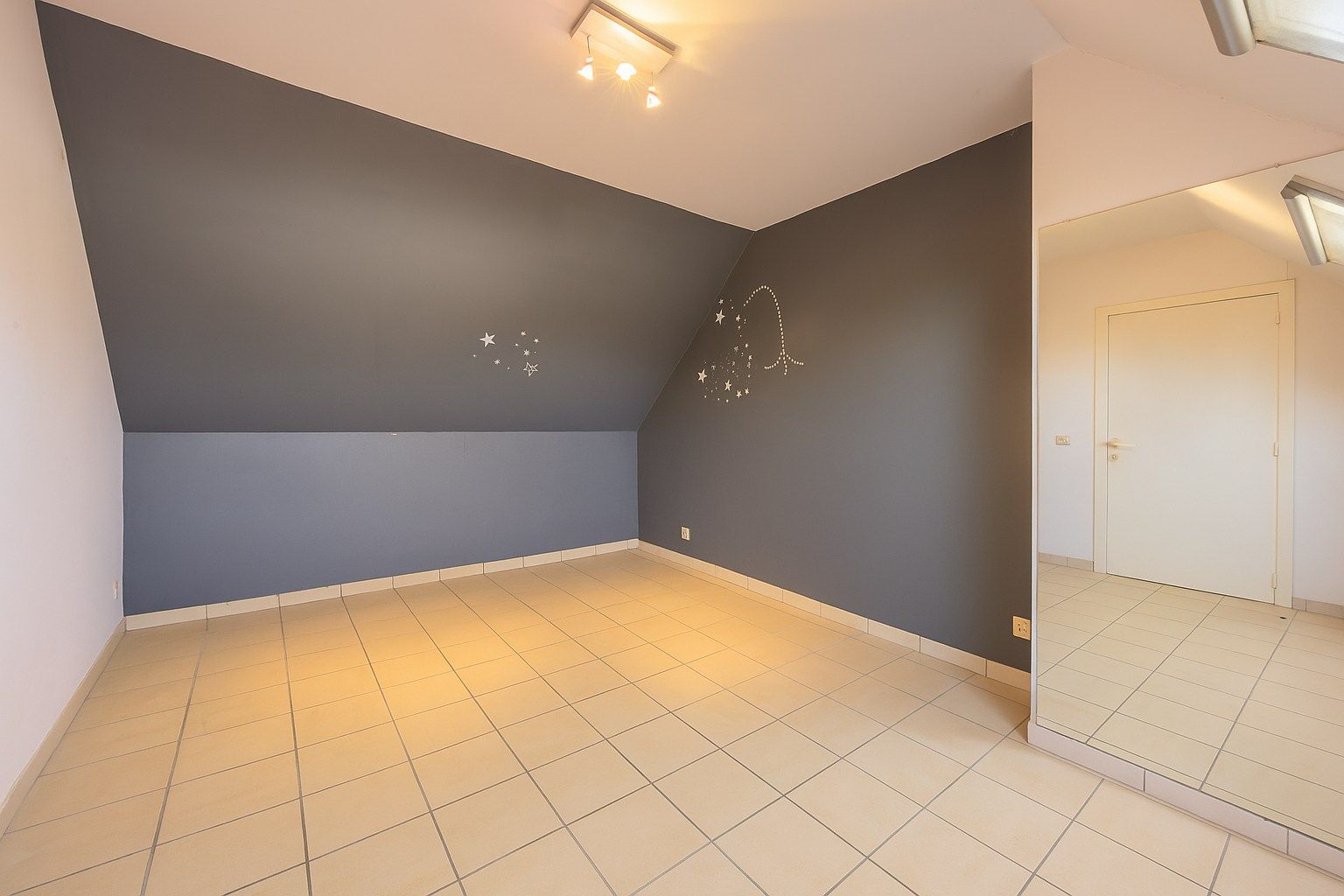 Gezellig duplex-appartement met garagebox in centrum Zulte. foto 7