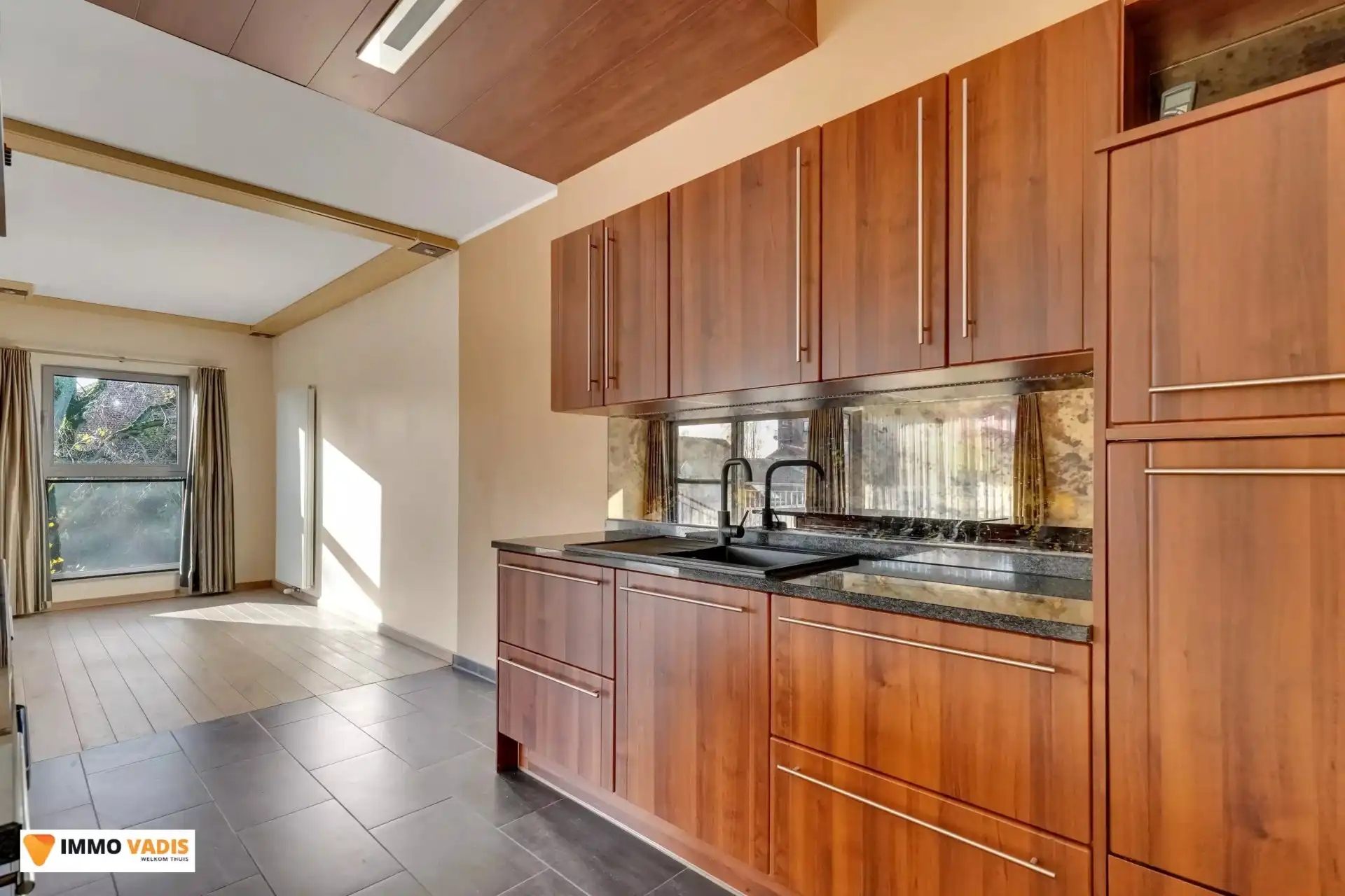 Exclusief appartement met 2 slaapkamers en terras foto 3