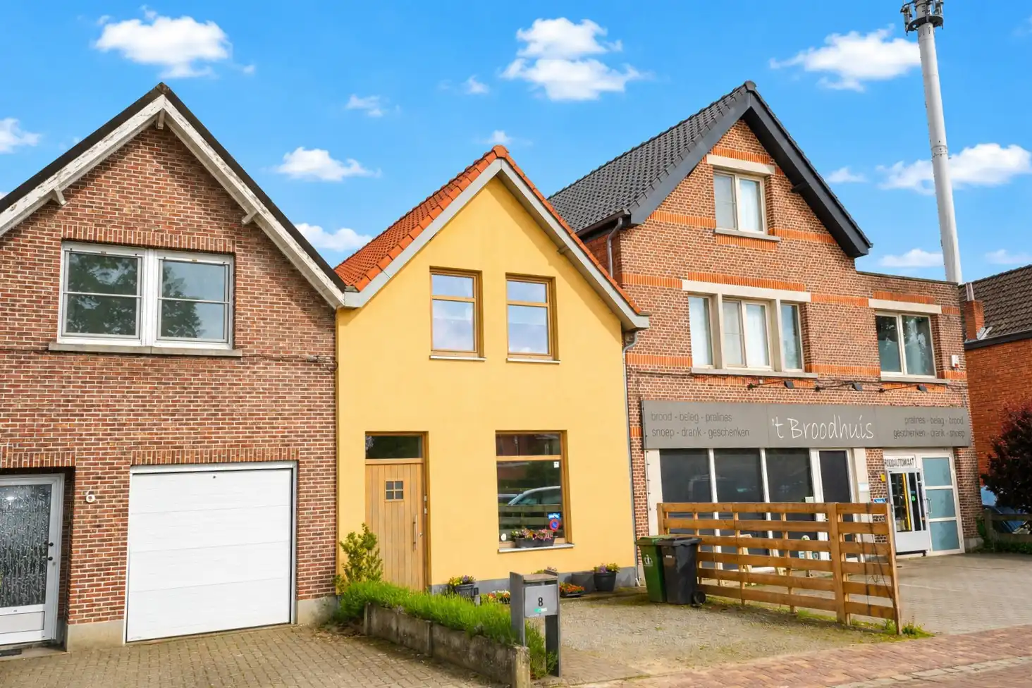 CHARMANTE WONING MET 2 SLK EN RIANTE TUIN! foto 15