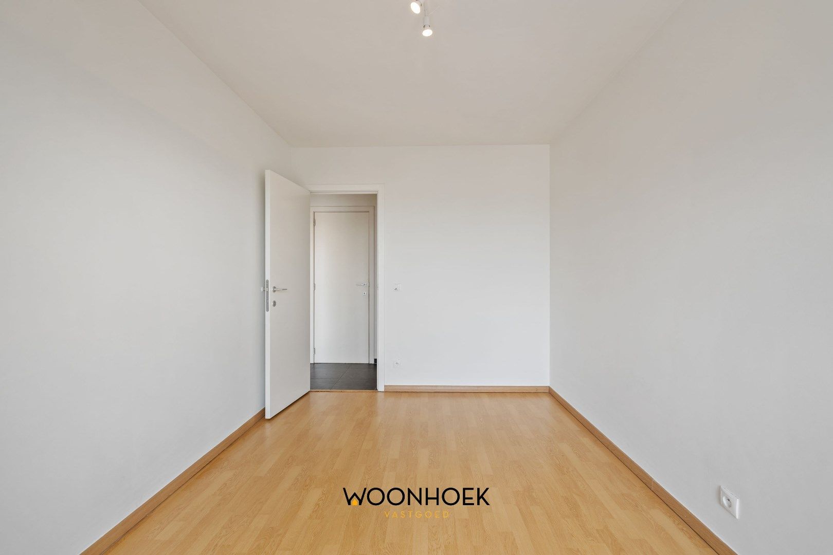 Instapklaar dakappartement op toplocatie in centrum Lokeren foto 14