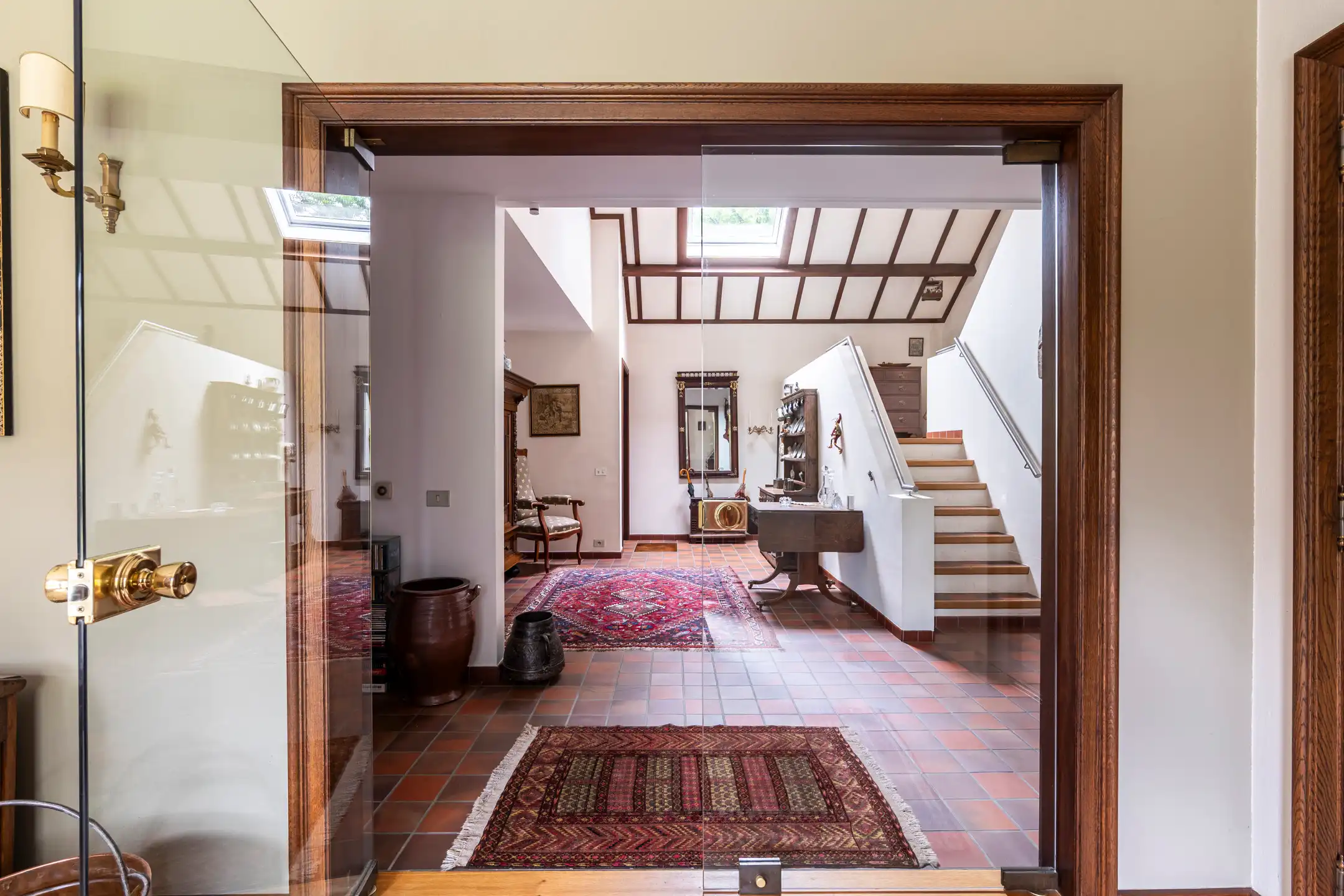Ruime gezinswoning op prachtig perceel van ca. 1.972 m² foto 9