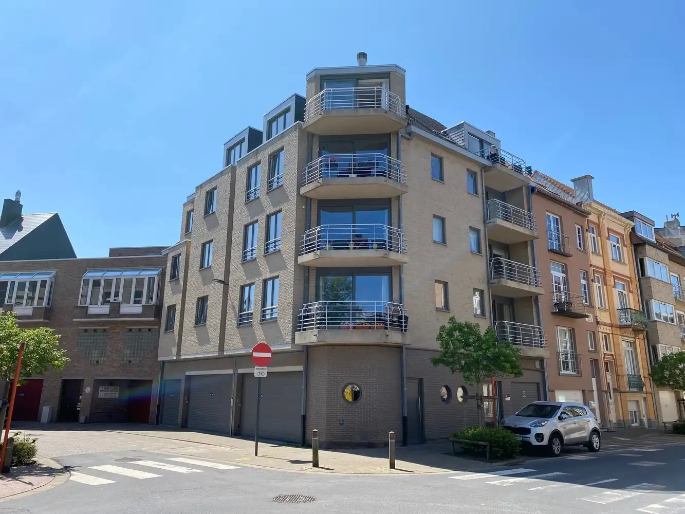 Felbegeerde parkeerplaats in het hartje van Blankenberge foto {{pictureIndex}}