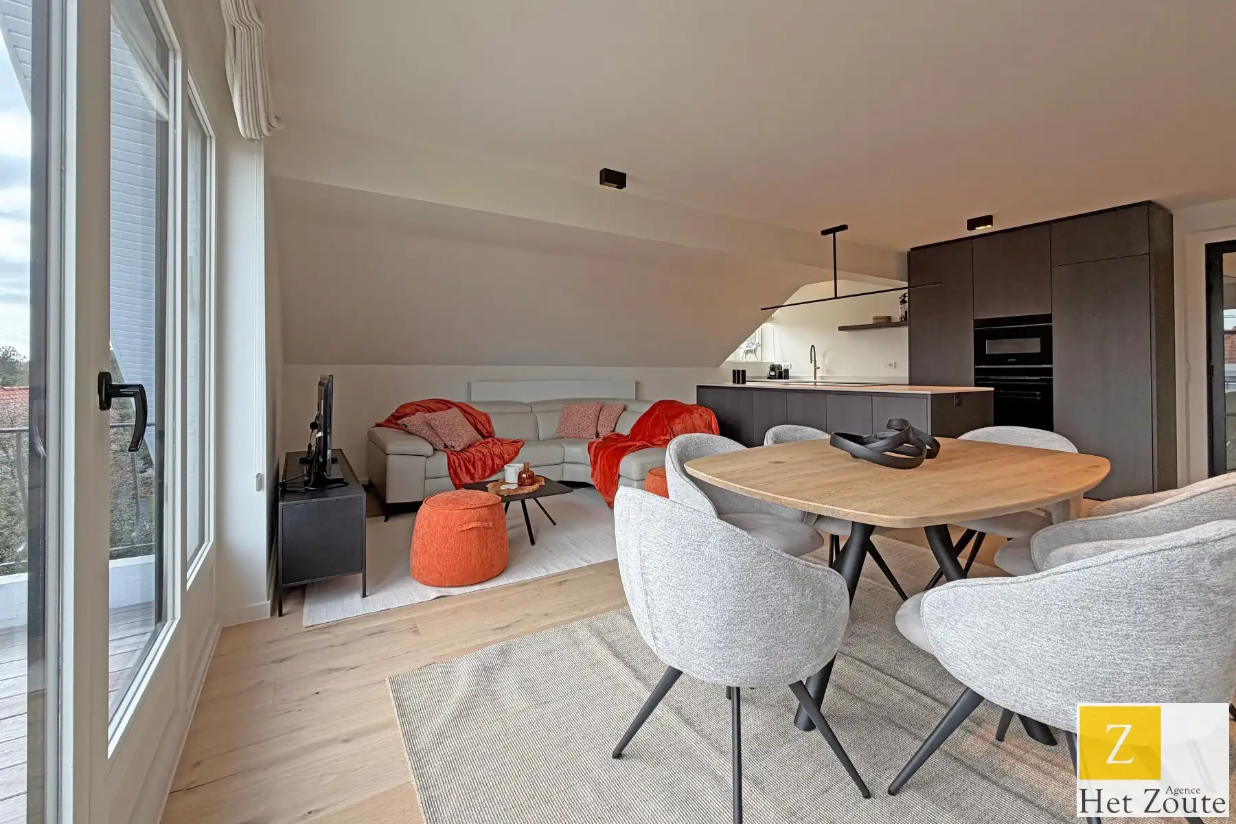 Gerenoveerd appartement in hartje Zoute foto 3