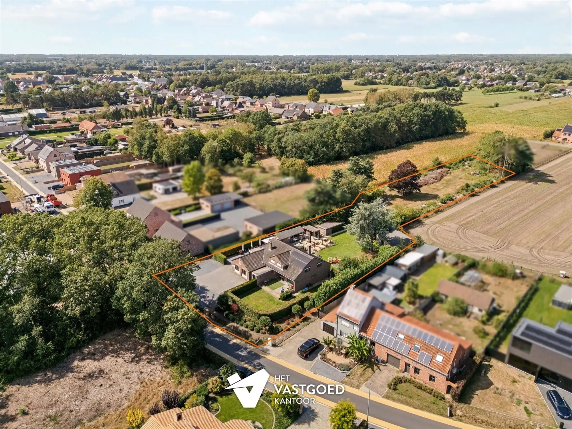 GOED DRAAIENDE HANDELSZAAK MET WOONST TE BALEN foto 46