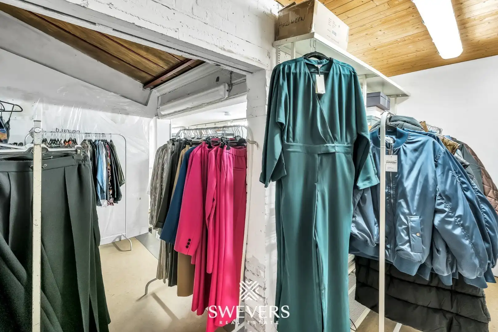 Instapklaar handelspand met ruime opslag en uitstekende visibiliteit in centrum Beringen foto 19