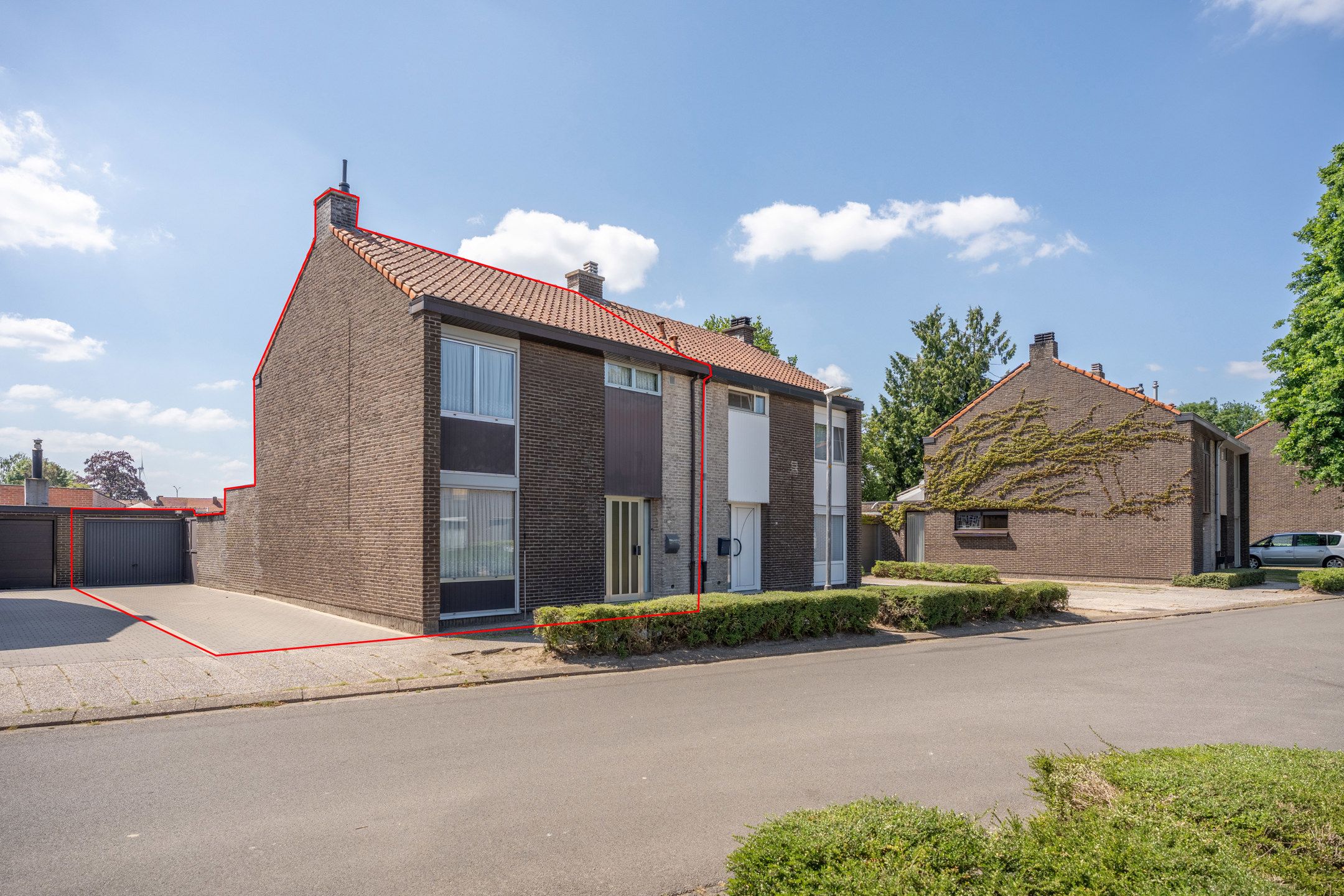 Hoofdfoto van de publicatie: Gezinswoning met 3 slpk's, tuin en garage te Turnhout.