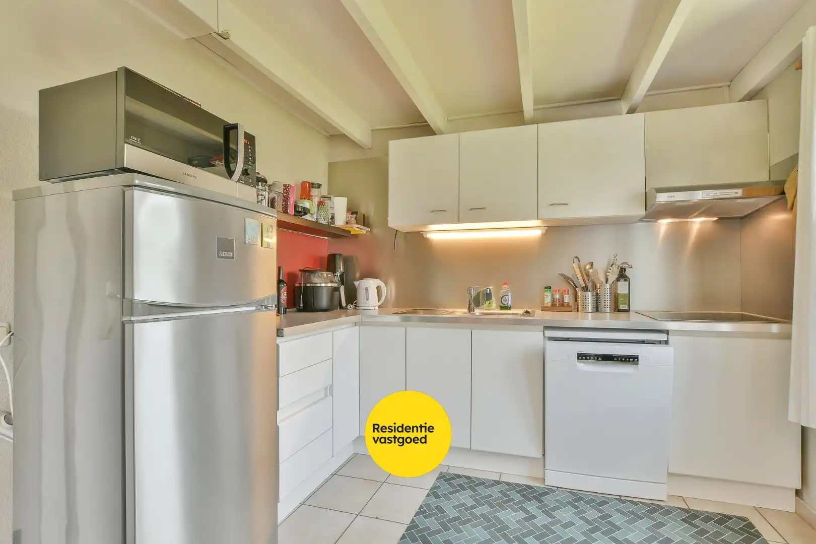 Charmant vissershuisje met 3 slaapkamers en prachtig open polderzicht foto 10