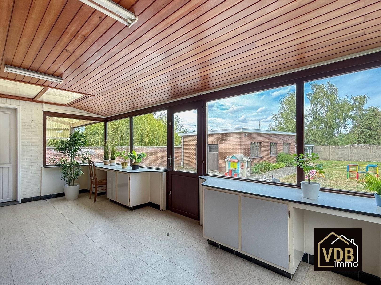  WONING MET 3 SLAAPKAMERS EN MEERDERE GARAGES foto 19