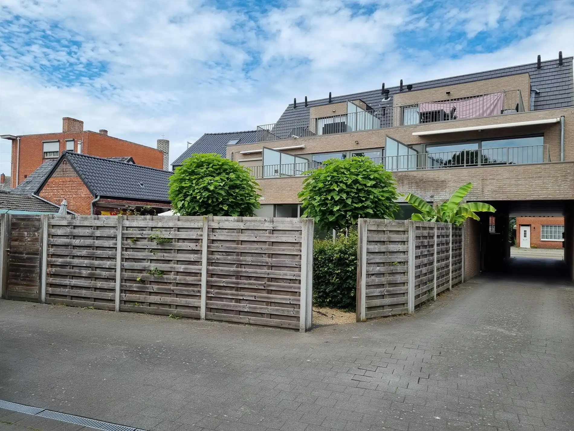 Knap gelijkvloers éénslaapkamerappartement met tuin en garagebox. foto 17