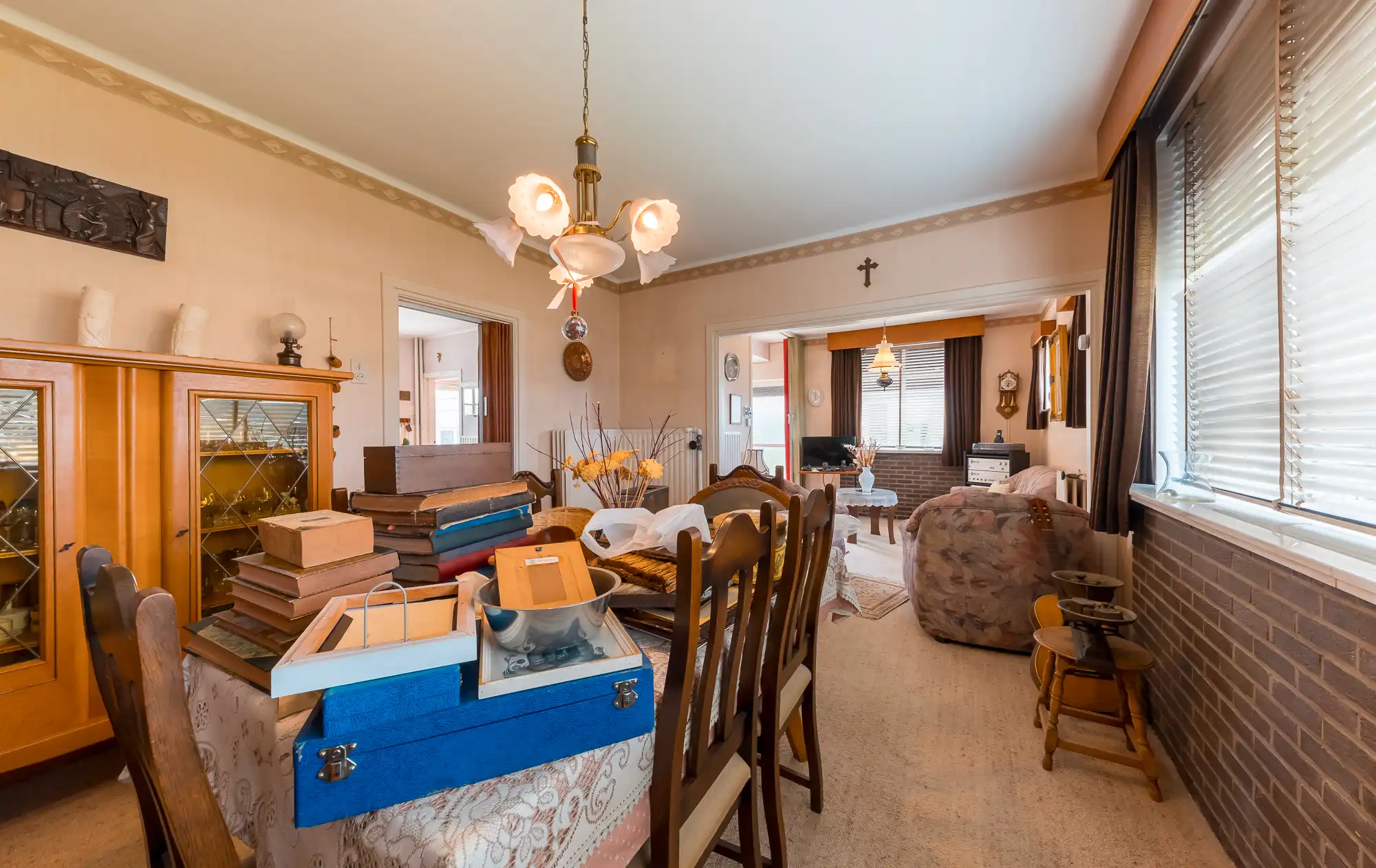 TE KOOP: Mooie op te frissen woning met 3 slaapkamers, garage en veel potentieel foto 7